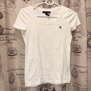 Comfort fitting white T-shirt